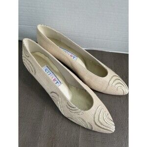 Stuart Weitzman Vintage Low Toe Heels Beige Size 7